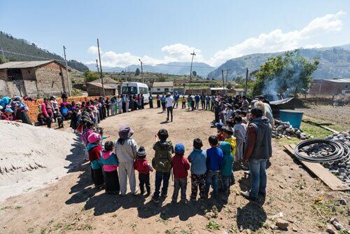 Adventist community services volunteers Adventist Community Services volunteers reach out to local communities to offer practical help to people in need