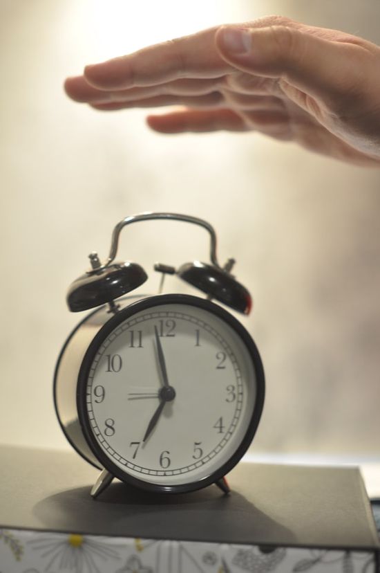 Alarm clock An alarm clock to help maintaining a healthy sleep schedule